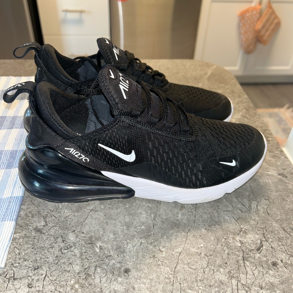Nike 270